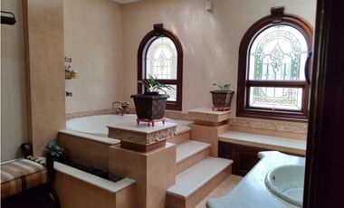 Casa en el Poblado sector el Campestre en Venta