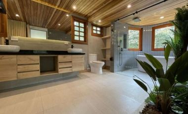 Se Vende casa campestre remodelada en Envigado Escobero