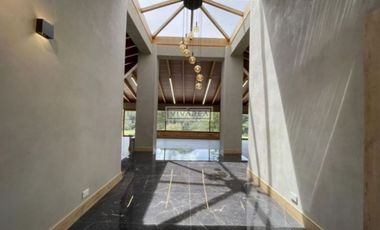 Se Vende casa campestre remodelada en Envigado Escobero