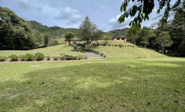 Se Vende casa campestre remodelada en Envigado Escobero