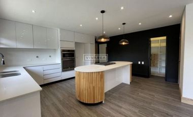 Se Vende casa campestre remodelada en Envigado Escobero