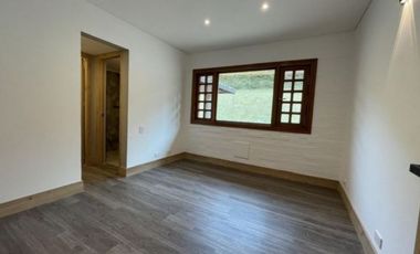 Se Vende casa campestre remodelada en Envigado Escobero