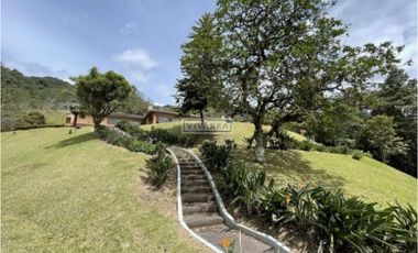 Se Vende casa campestre remodelada en Envigado Escobero