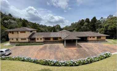 Se Vende casa campestre remodelada en Envigado Escobero