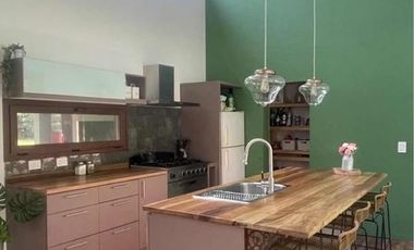 Casa en venta - 3 Dormitorios 3 Baños - 258Mts2 -Terreno 10,600- Monte