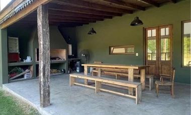 Casa en venta - 3 Dormitorios 3 Baños - 258Mts2 -Terreno 10,600- Monte