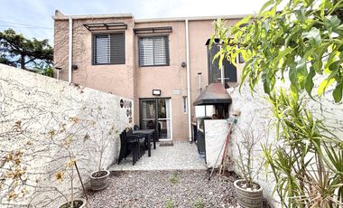 Duplex en venta actualizado en Escobar con PATIO,  PARRILLA Y COCHERA