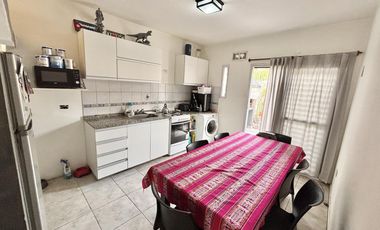 Duplex en venta actualizado en Escobar con PATIO,  PARRILLA Y COCHERA