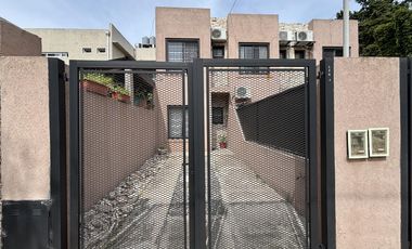 Duplex en venta actualizado en Escobar con PATIO,  PARRILLA Y COCHERA