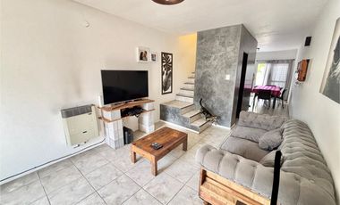 Duplex en venta actualizado en Escobar con PATIO,  PARRILLA Y COCHERA