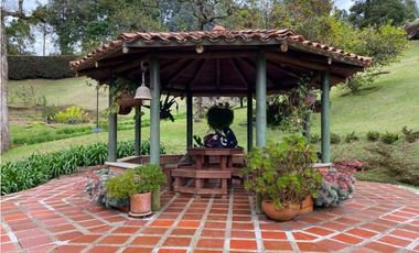 Casa rústica en el Retiro La Fe para la Venta