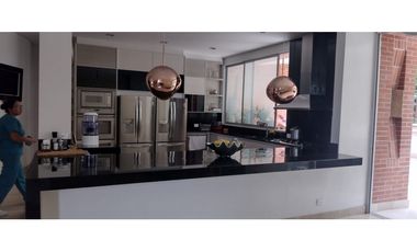 Casa para la Venta en El Poblado Palmas