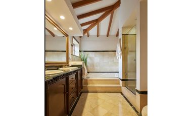 Casa para la Venta en el Poblado San Lucas