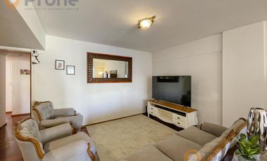 Departamento  de  3 dormitorios. Piso Exclusivo- Centro