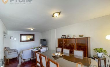 Departamento  de  3 dormitorios. Piso Exclusivo- Centro