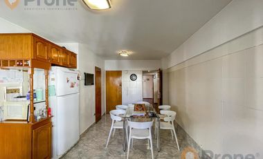 Departamento  de  3 dormitorios. Piso Exclusivo- Centro