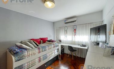 Departamento  de  3 dormitorios. Piso Exclusivo- Centro