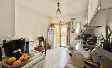 Duplex en venta actualizado en Escobar con PATIO, PARRILLA Y COCHERA