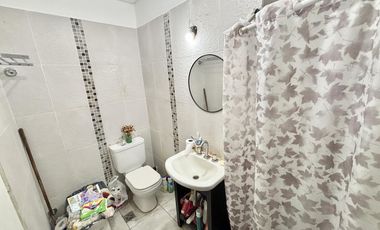 Duplex en venta actualizado en Escobar con PATIO, PARRILLA Y COCHERA