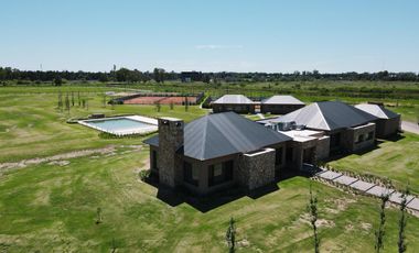 Terreno en VENTA en Barrio La Finca Barrio Cerrado  lote Funes