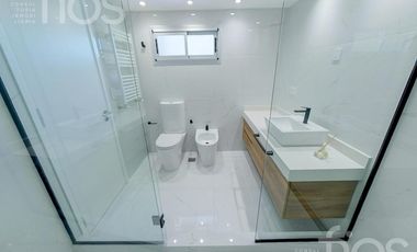 VENTA DEPARTAMENTO DE TRES DORMITORIOS CON DOBLE BALCON  EN PARQUE ESPAÑA EN CONSTRUCCION