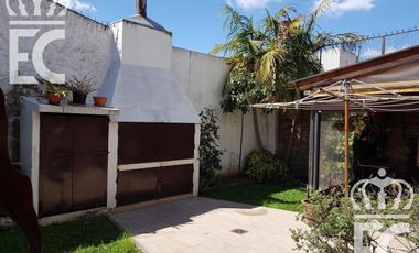 Venta - Casa - 5 ambientes - 2 cocheras - Lanús Este