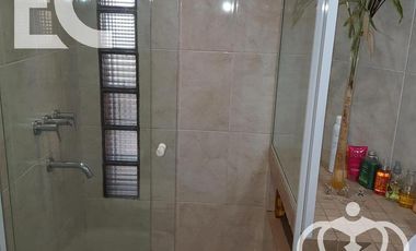 Venta - Casa - 5 ambientes - 2 cocheras - Lanús Este