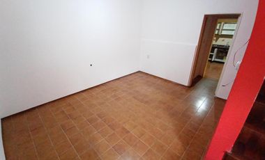 CASA EN VENTA 3 AMBIENTES EN MORON SUR