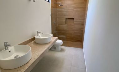 En venta casa de una planta en privada residencial zona de Tamanché