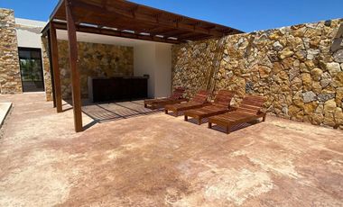 En venta casa de una planta en privada residencial zona de Tamanché