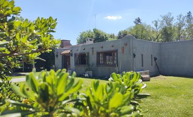 Casa en  alquiler anual en Maschwitz Barrio Alta Vista 3 dormitorios pileta 6576