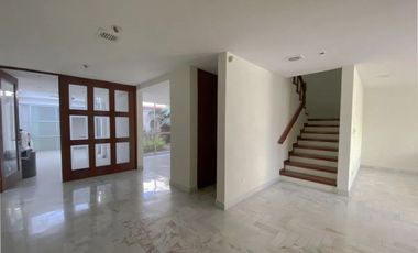 Prado Coapa, Casa remodelada en fraccionamiento cerrado
