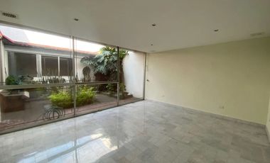 Prado Coapa, Casa remodelada en fraccionamiento cerrado