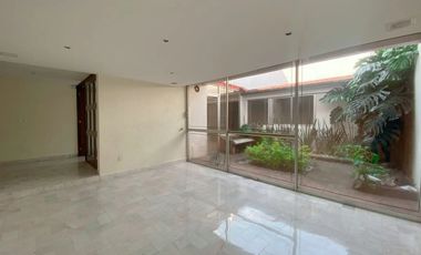 Prado Coapa, Casa remodelada en fraccionamiento cerrado