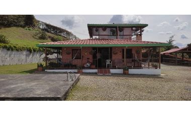 VENTA DE FINCA INDEPENDIENTE CON CABAÑA EXTERNA EN MARINILLA