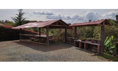 VENTA DE FINCA INDEPENDIENTE CON CABAÑA EXTERNA EN MARINILLA