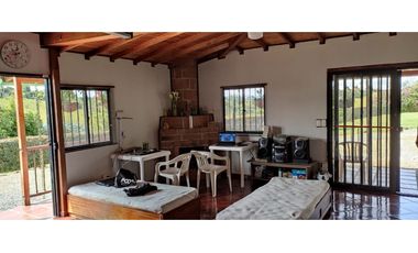 VENTA DE FINCA INDEPENDIENTE CON CABAÑA EXTERNA EN MARINILLA
