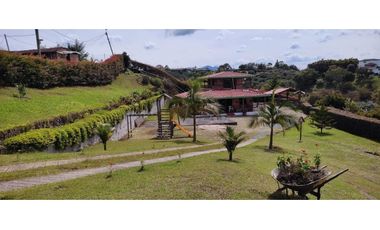 VENTA DE FINCA INDEPENDIENTE CON CABAÑA EXTERNA EN MARINILLA