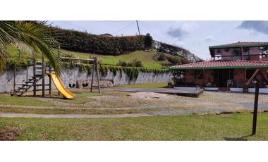 VENTA DE FINCA INDEPENDIENTE CON CABAÑA EXTERNA EN MARINILLA