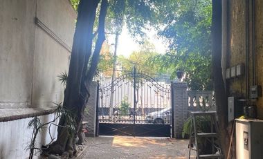 MAGNÍFICA CASONA DEL SIGLO XIX EN LA ROMA
