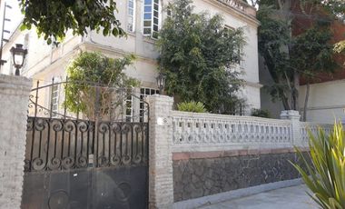 MAGNÍFICA CASONA DEL SIGLO XIX EN LA ROMA