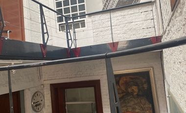 MAGNÍFICA CASONA DEL SIGLO XIX EN LA ROMA
