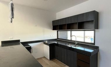 Casa 3 recámaras| Alberca| Zona conkal