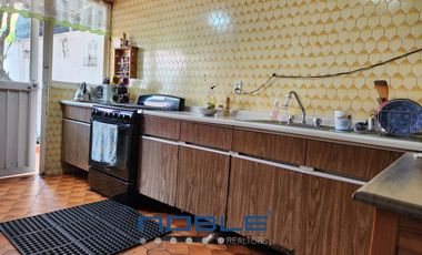 Casa en Venta con Uso de Suelo y Locales Comerciales en Acoxpa, Tlalpan.