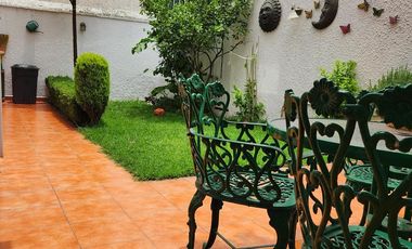 Casa en Venta con Uso de Suelo y Locales Comerciales en Acoxpa, Tlalpan.