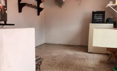 Casa en Venta con Uso de Suelo y Locales Comerciales en Acoxpa, Tlalpan.