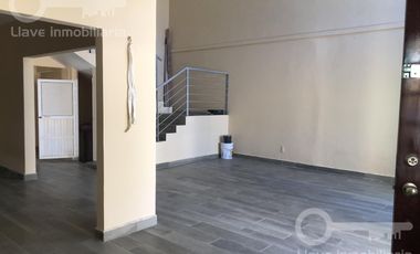 Casa de 2 niveles en venta ubicada en Col. María de la Piedad, en Coatzacoalcos, Veracruz