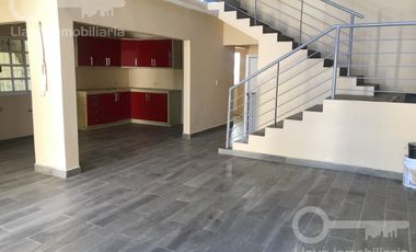 Casa de 2 niveles en venta ubicada en Col. María de la Piedad, en Coatzacoalcos, Veracruz