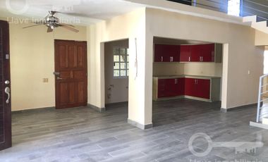 Casa de 2 niveles en venta ubicada en Col. María de la Piedad, en Coatzacoalcos, Veracruz