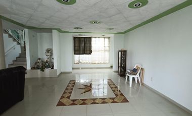 Casa en venta con tres habitaciones y jardín en Tizatlan, Tlaxcala.